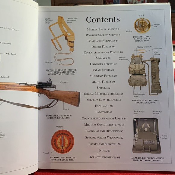 The Visual Dictionary of Special Military Forces by DK Eye Witness Dictionaries - Picture 6 of 6